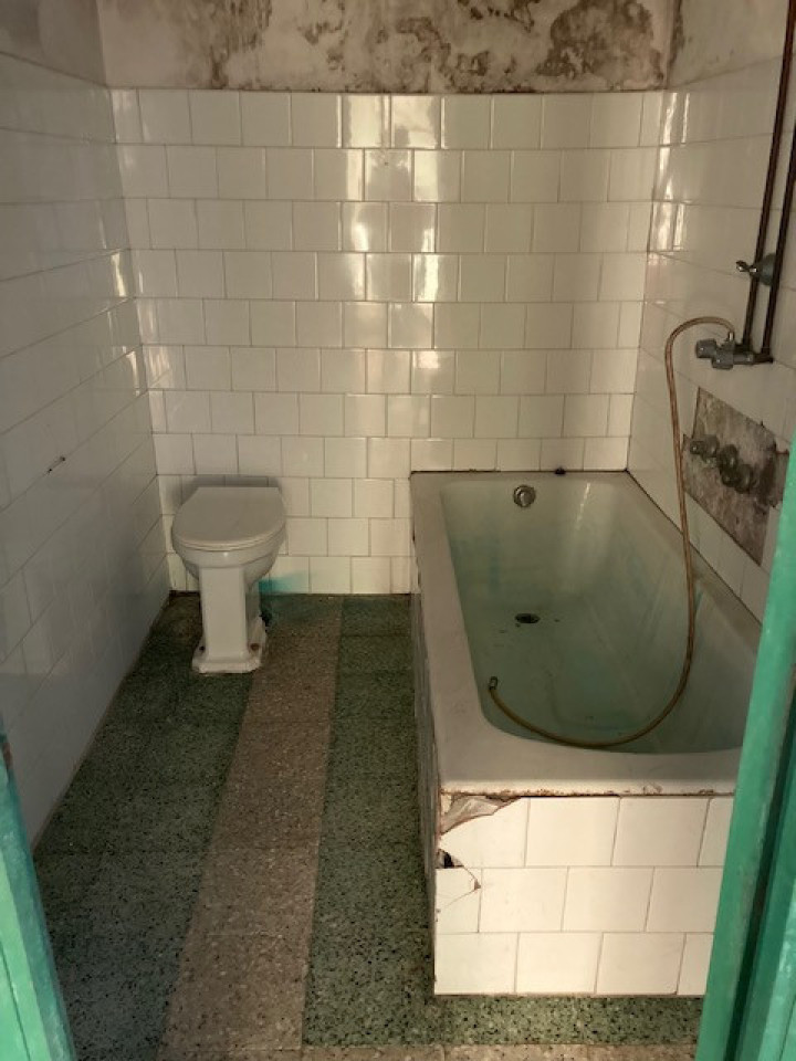 casa soleada centrica de 4 habitaciones para reformar