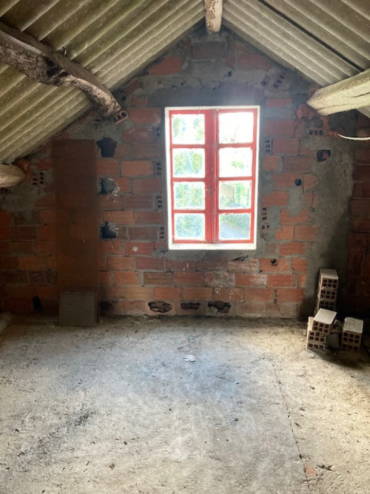 casa soleada centrica de 4 habitaciones para reformar