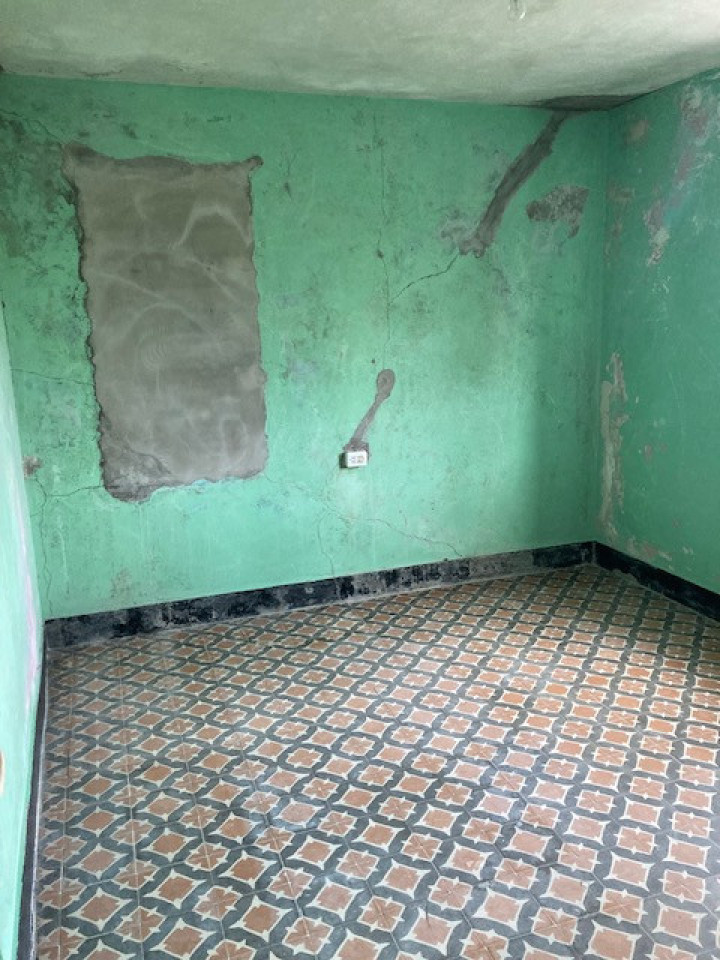 casa soleada centrica de 4 habitaciones para reformar