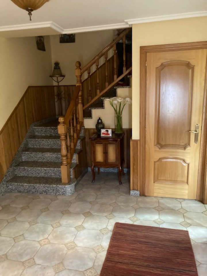 casa centrica soleada de 5 habitaciones lista para vivir
