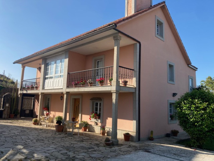 casa centrica soleada de 5 habitaciones lista para vivir
