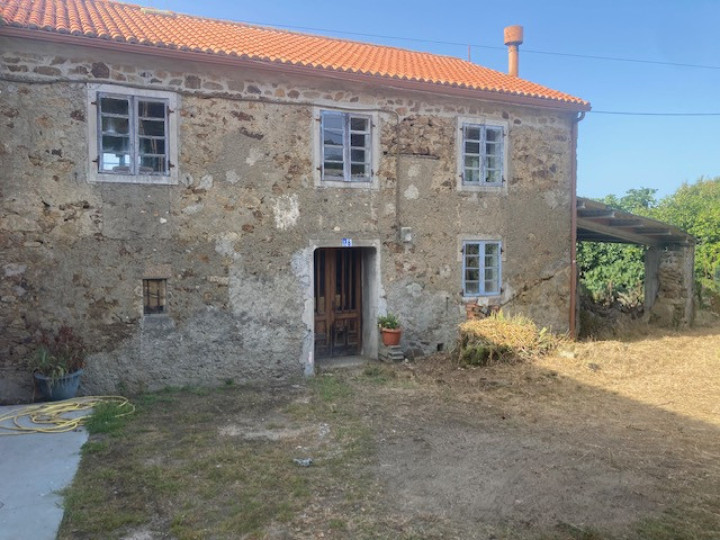 CASA DE PIEDRA SOLEADA 