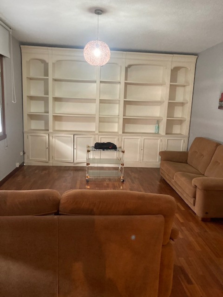 PISO SOLEADO DE 4 HABITACIONES CON LAVANDERIA