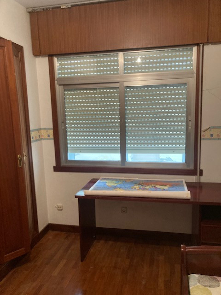 PISO SOLEADO DE 4 HABITACIONES CON LAVANDERIA